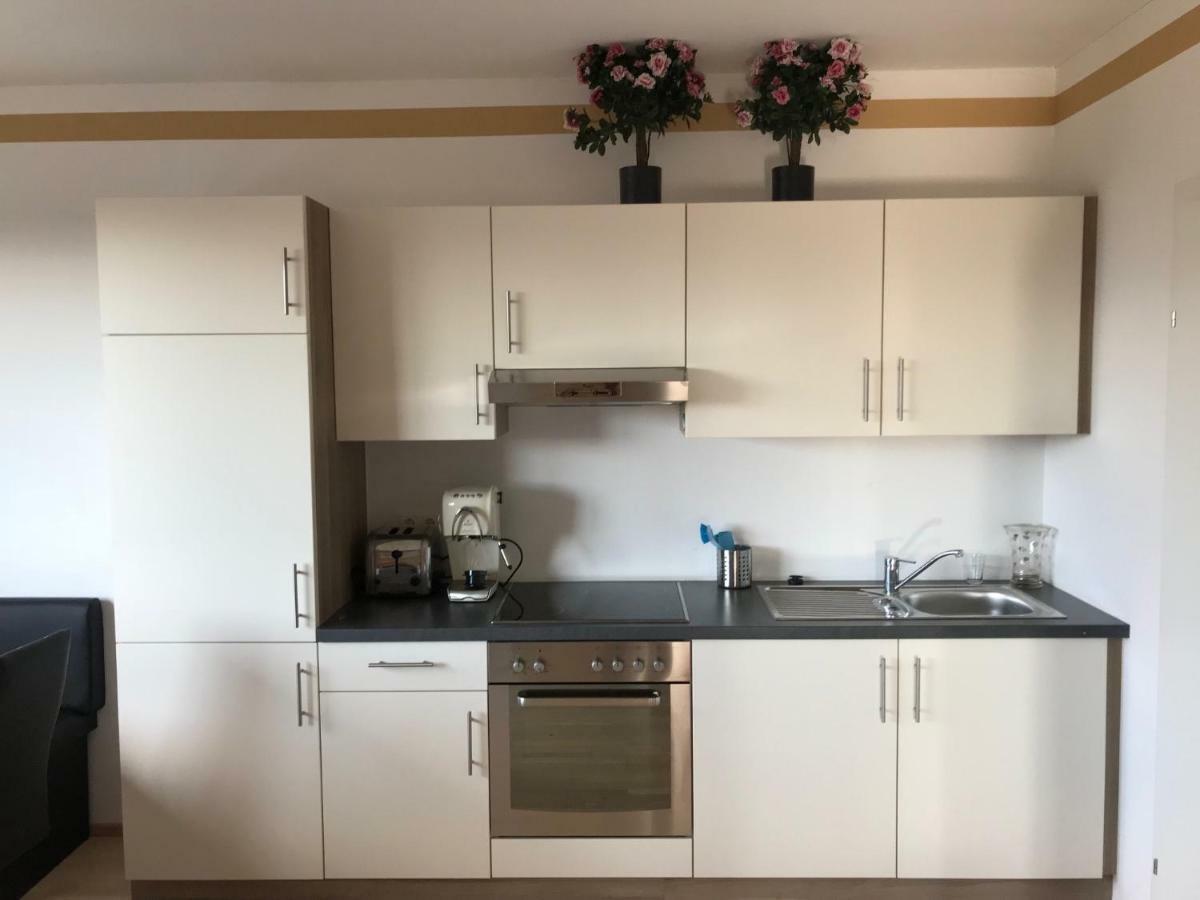 Kmheim, Cozy 103M2 Apartment, With 3 Bedroom And Covered Free Parking Place, Close To City Center 그라츠 외부 사진